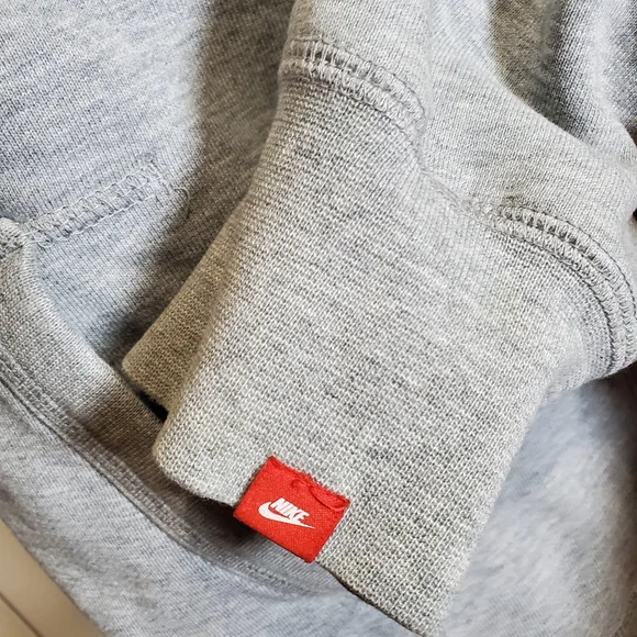 Nike Men's Gray Hoodie with Black Logo - Picture 5 of 6